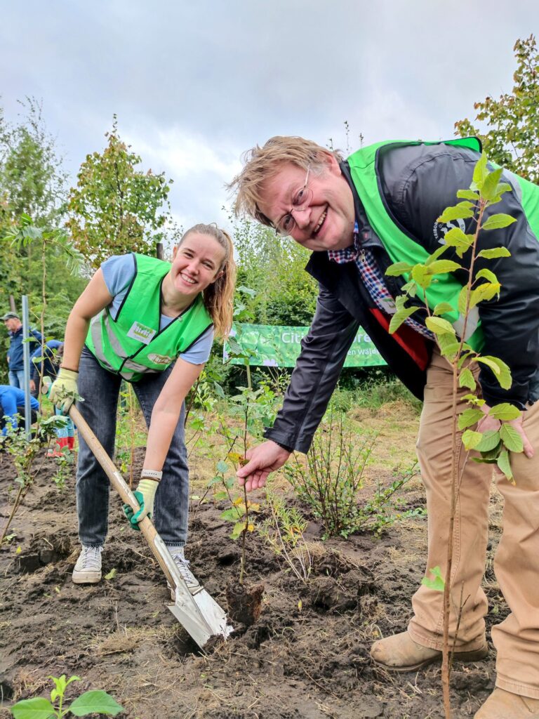 Citizens Forests beim Pflanzen